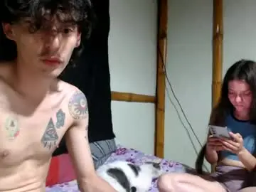 Chaturbate Live Sex Cam of miahells