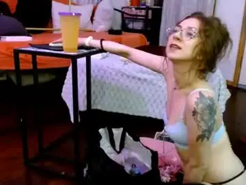 Chaturbate Adult Webcam of bombshellbaeby