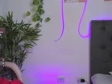 Chaturbate Live Sex Cam of quiinn__bx