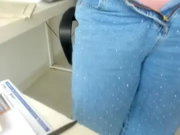 Chaturbate Sex Chat of emillybrowm