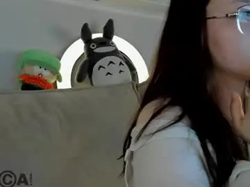 Chaturbate Sex Cam of kira_be11