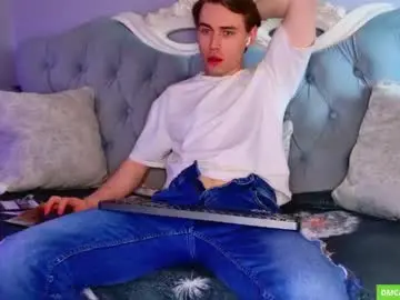 Chaturbate Live Sex Cam of simonwarner