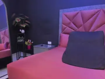 Chaturbate Best live sex cam show of mia_milff