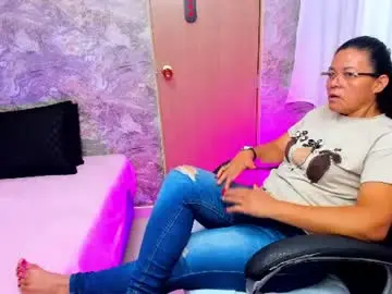 Chaturbate Live Sex of maturepure_