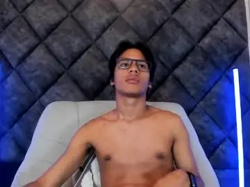Chaturbate Best live sex cam show of liamkron