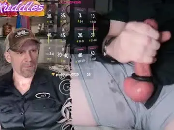Chaturbate Live Sex Cam of kenkuddles