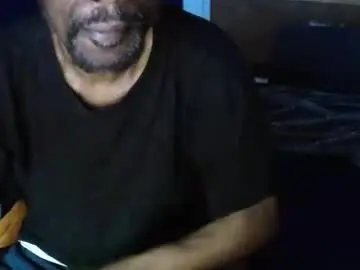 Chaturbate Free Porn Cam of leeguy_hugedick