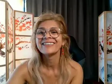Chaturbate Live Sex Cam of francelune