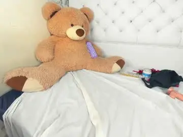 Chaturbate Adult Video Chat of clarita_hills