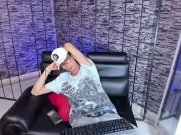 Chaturbate Best live sex cam show of torn_boy