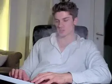 Chaturbate Live Sex Cam of maxkaiden