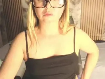 Chaturbate Live Sex Cam of rosse_meyer