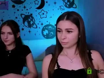 Chaturbate Live Sex Cam of flora_ri