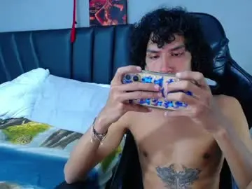 Chaturbate Live Porn of tayronx33