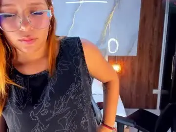 Chaturbate Nude Webcam of mia_18v