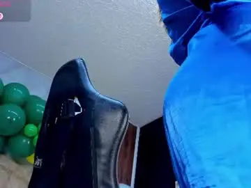 Chaturbate Nude Webcam of mia_18v