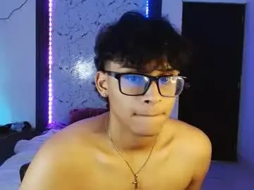 Chaturbate Free Live Porn of mr_yisuz