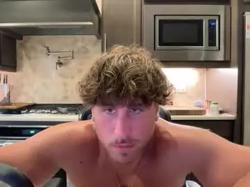 Chaturbate Live Sex Cam of hungkingg22