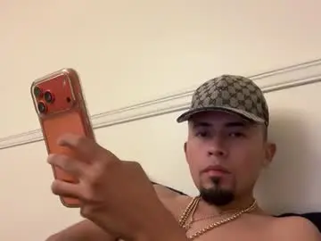 Chaturbate Live Sex Cam of mikesitoshapiro