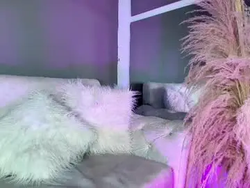 Chaturbate Live Sex Cam of reds_velvet