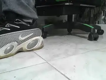 Chaturbate Adult Webcam of srfindomfeet_