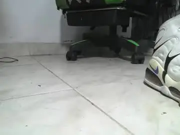 Chaturbate Live Porn of srfindomfeet_