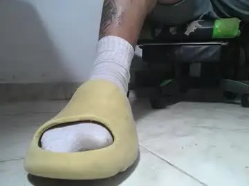 Chaturbate Free Porn Cam of srfindomfeet_