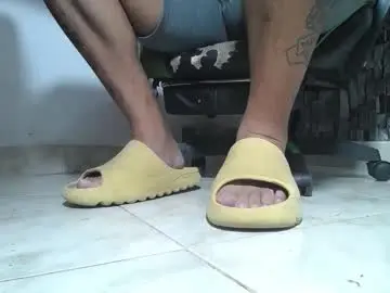 Chaturbate Best live sex cam show of srfindomfeet_