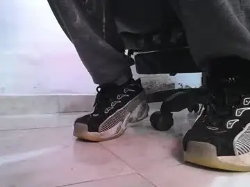 Chaturbate Watch Live Sex Cams of srfindomfeet_