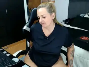 Chaturbate Adult Video Chat of perlagoloza05