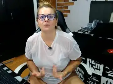 Chaturbate Nude Webcam of perlagoloza05