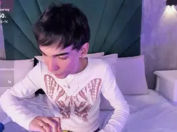Chaturbate Live Sex Cam of andy_vergara1