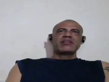 Chaturbate Live Sex Cam of retlam37