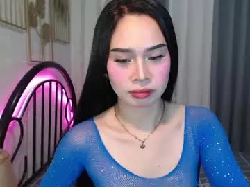 Chaturbate Free Live Porn of hoelymolly