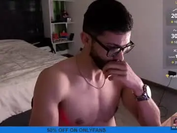 Chaturbate Live Sex Cam of phantom_bigger1