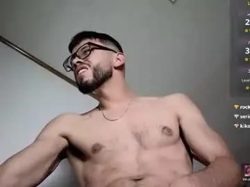 Chaturbate Best live sex cam show of phantom_bigger1