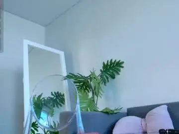 Chaturbate Live Sex Cam of milly_shy