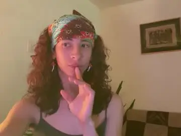 Chaturbate Best live sex cam show of camille_delrey