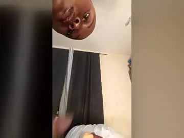 Chaturbate Watch Live Sex Cams of pettitemellany