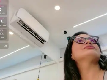 Chaturbate Live Sex Cam of almarose_1