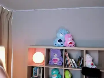 Chaturbate Free Porn Cam of laukyubey1