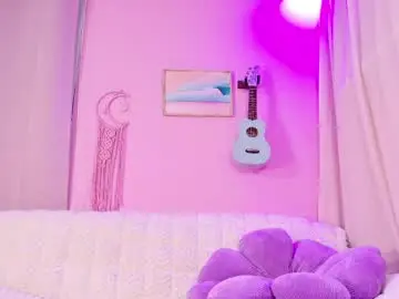 Chaturbate Adult Webcam of little_effy18_