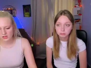 Chaturbate Watch Live Sex Cams of elyra_lir