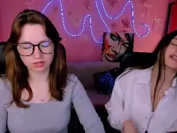 Chaturbate Live Sex Cam of helli_belli