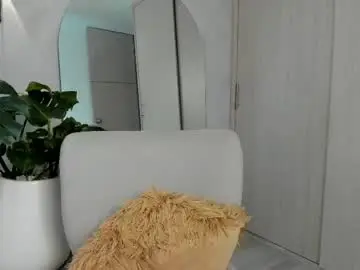 Chaturbate Adult Video Chat of aliessiarose1