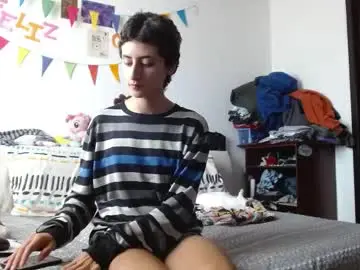 Chaturbate Live Porn of malitamuymal22