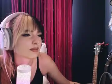 Chaturbate Live Sex Cam of avi_nile