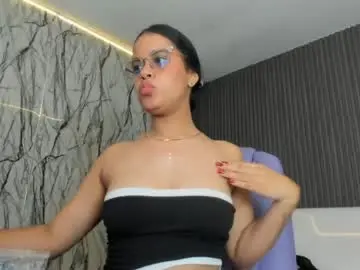 Chaturbate Watch Live Sex Cams of ashley_thonsom18