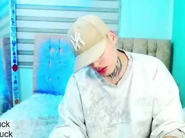 Chaturbate Watch Live Sex Cams of _justinmoon2