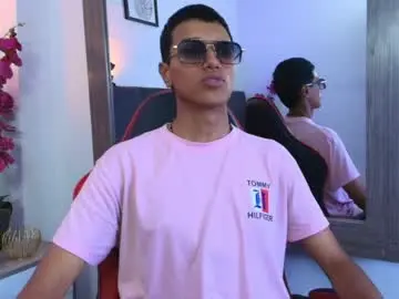 Chaturbate Adult Video Chat of alan_colthon